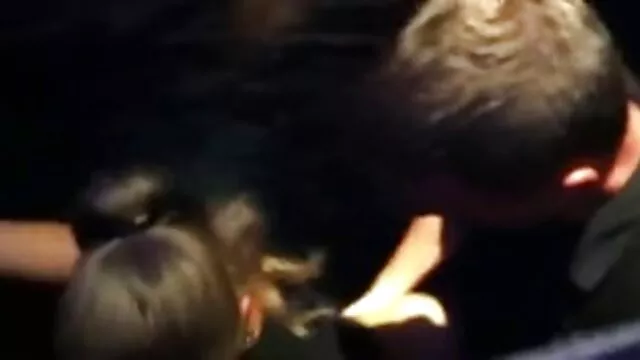 High definition :  Forretningsmandsassistent kan lide, når chefen trænger ind i hendes røvhul Porno film 