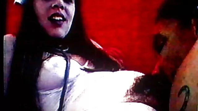High definition :  Smukke europæiske darlings deler en stor pik Porno film 