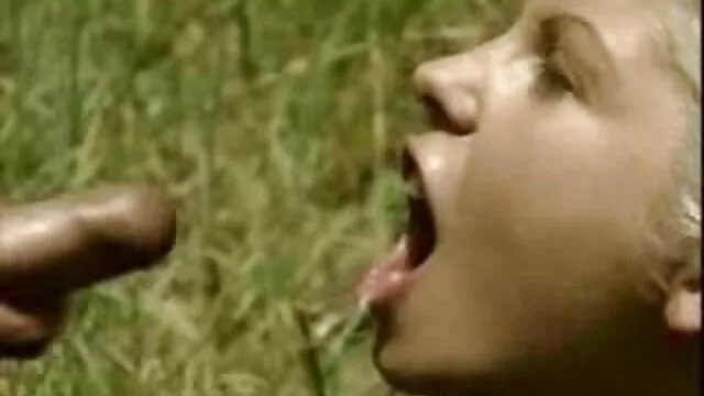 High definition :  Lille Latina chick trukket ind i sex med fræk stedbror Porno film 