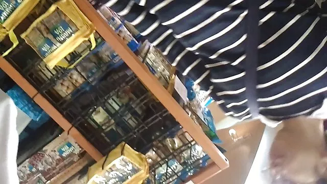 High definition :  Petite colombiansk chick har det sjovt på kameraet med en stor pik Porno film 