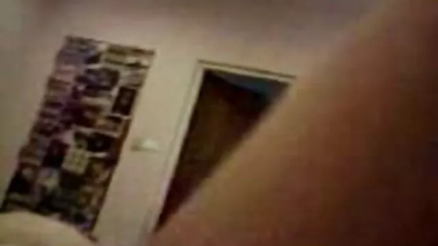 High definition :  Magre europæiske damer bliver kneppet af sine liderlige kærester på hotellet Porno film 
