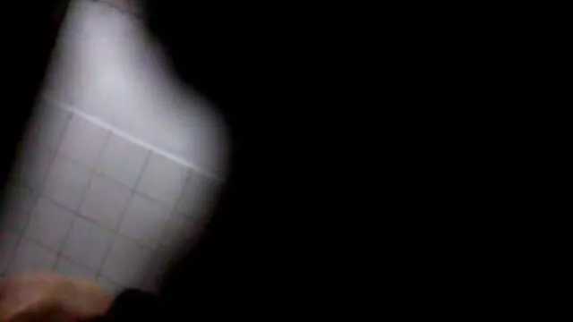 High definition :  Heldig fyr formår at kaste et ben til stedsøster og asiatisk bestie Porno film 