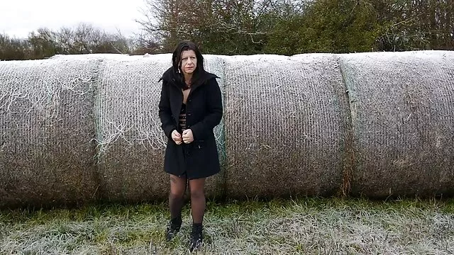 High definition :  Sød lille asiatisk model ved navn Nan2 har brug for en hvid spids Porno film 