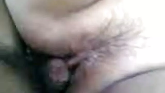 High definition :  Brunette pige bliver pjusket hårdt af sin kæreste, mens hun er i køkkenet Porno film 