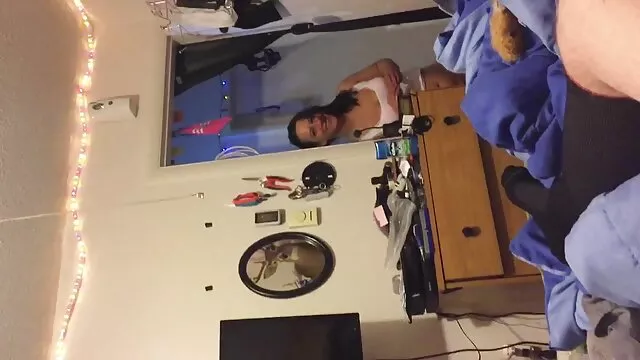 High definition :  Blonde lærer afpresser studerende til lesbisk sex på bordet Porno film 