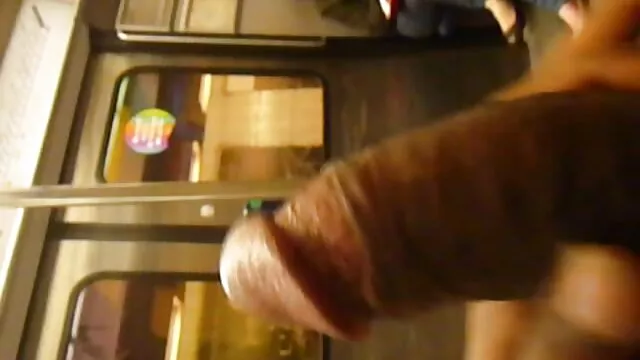 High definition :  Sød og sexet blondine vil have opmærksomhed, og hun vil have det dårligt. Porno film 