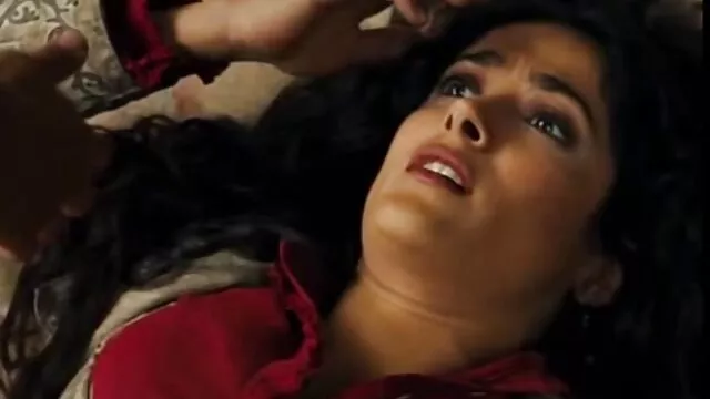 High definition :  Søstre deler deres stedfædres pik i en interracial trekant Porno film 