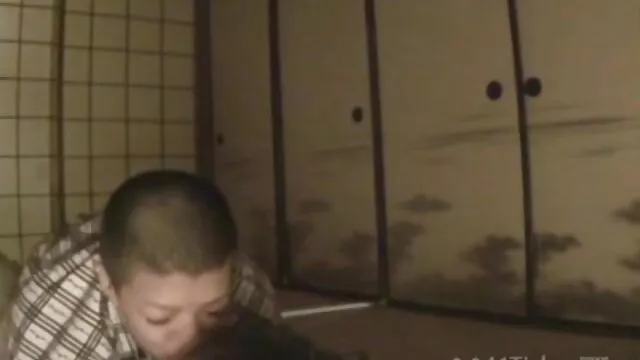 High definition :  Behagelig pige rider på vens hårde pik og opfylder et løfte Porno film 