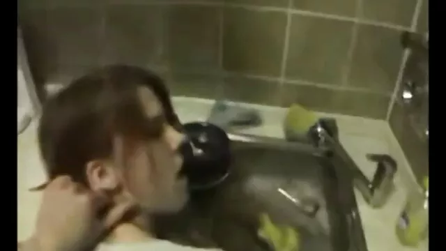 High definition :  Dette par er vildt forelsket, og de er meget lidenskabelige Porno film 