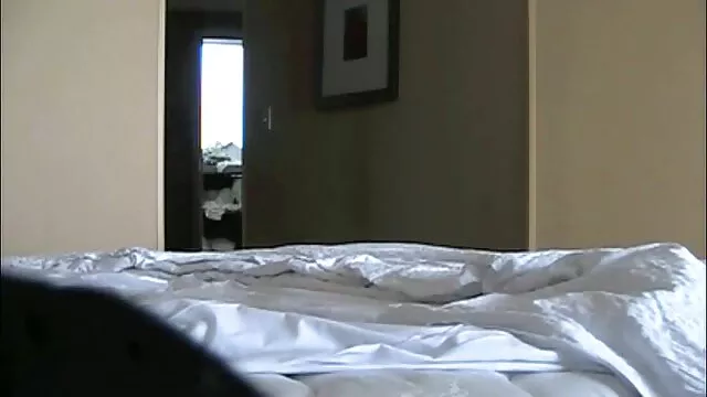 High definition :  Busty Latina i kasket er fisse kneppet bagfra efter titjob Porno film 