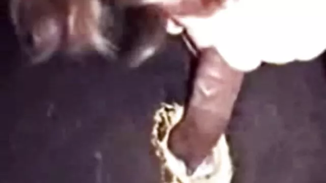 High definition :  Barmfagre Latina-brunette bliver hærget af hængt sort nitter Porno film 