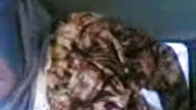 High definition :  Vagt knepper den fordærvede brunette i sin fængselscelle Porno film 